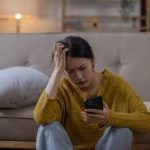 Fenomena 'Self Diagnosis': Sakit Kepala Dikit Ngaku Migrain, Batuk Dikit Ngaku TBC, Netizen: Dr Google Cumlaude!