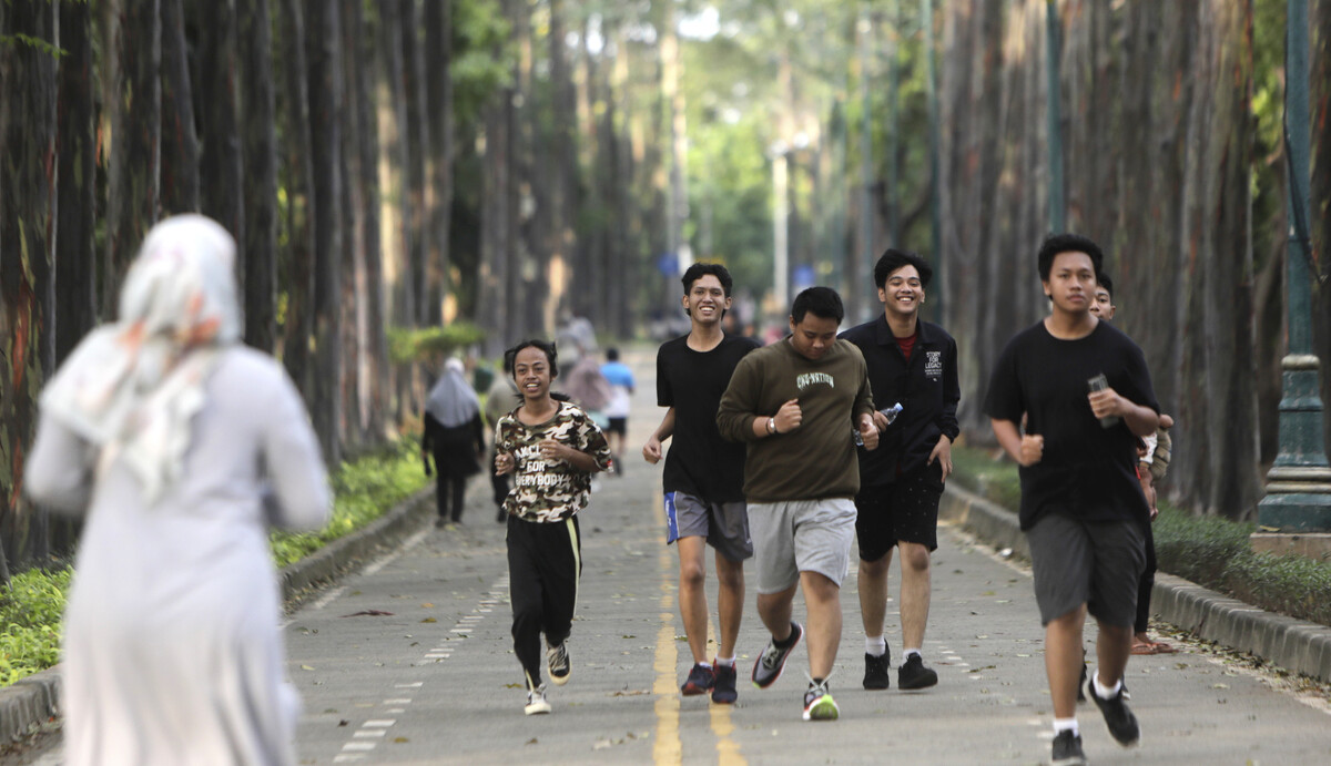 Olahraga Mahal, Sakit Lebih Mahal: Fenomena 'Exercise Elite 2026', Saat Kelas Bawah Makin Sulit Sehat karena Gaya Hidup Aktif Hanya untuk Orang Kaya
